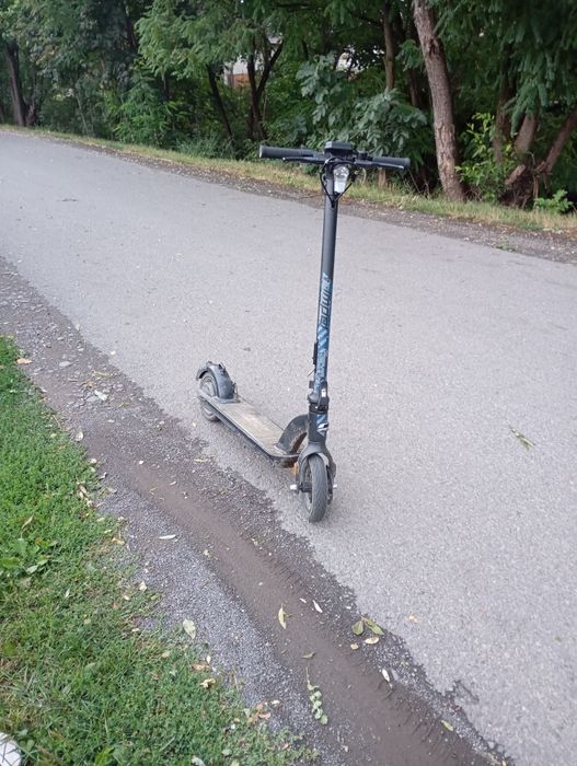 De vânzare trotinetă electrica Carrera imple is1 mai multe detalii in privat