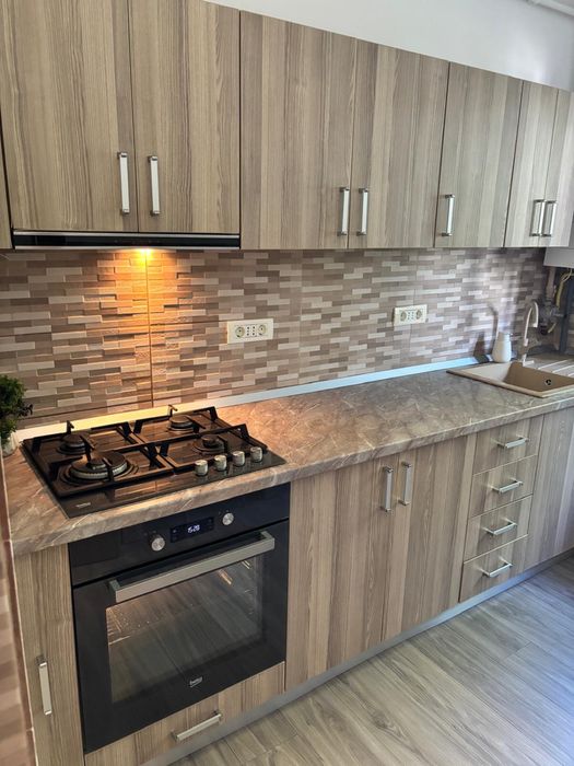 Inchiriez apartament