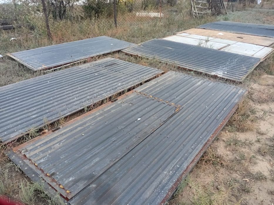 Продам б/у металлические ворота Астана