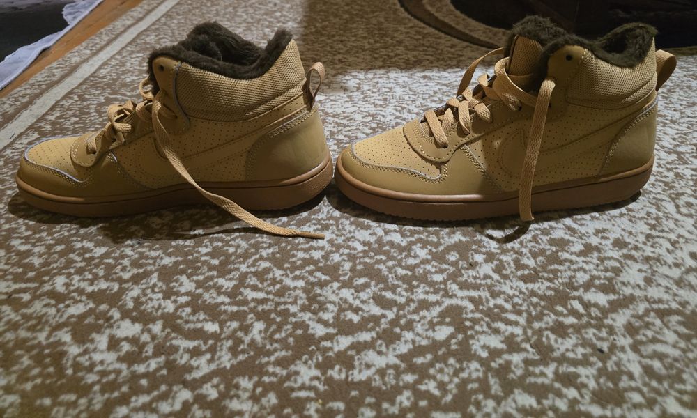 NIKE Зимни кецове