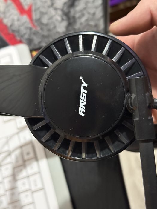 Всех с новым годом продаеться компютер