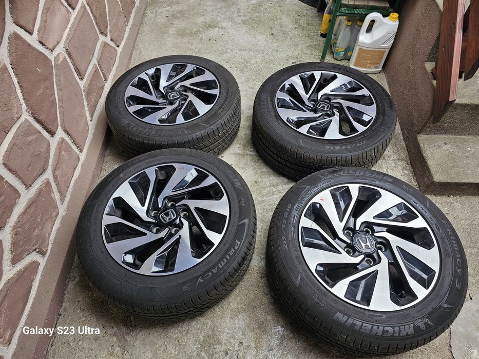 Vând 4 roti R16  Honda echipate cu anvelope vara  .