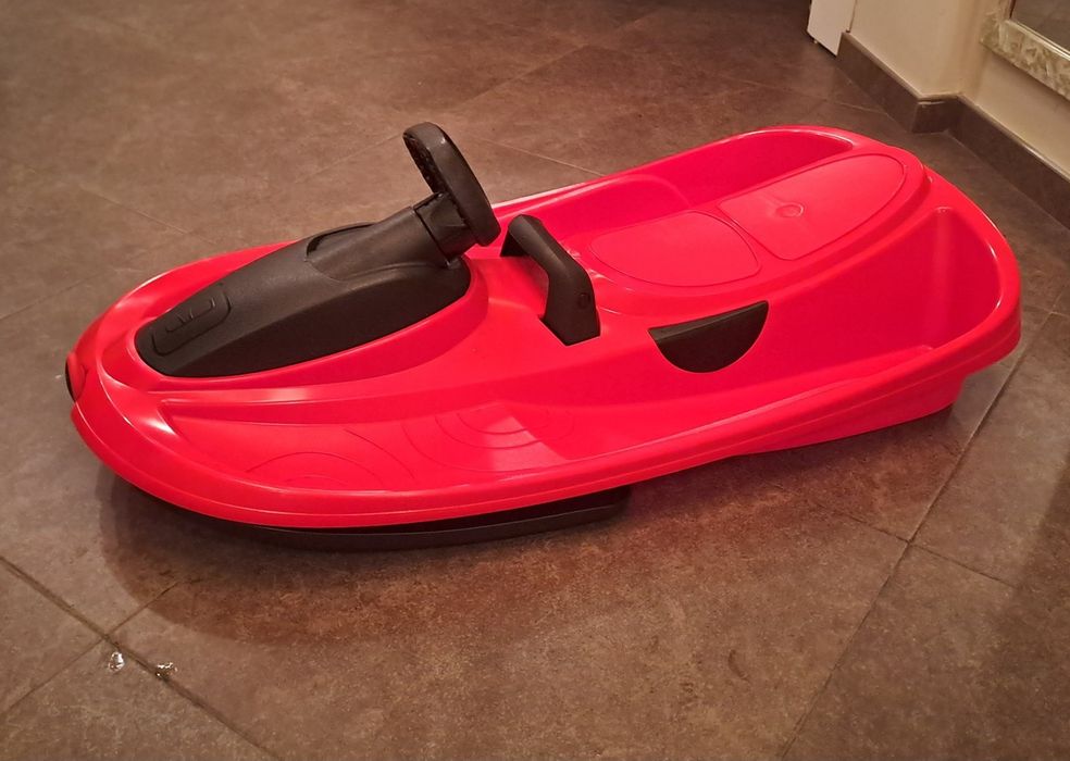 ШЕЙНА Gizmo-Raiders-Stratos с кормило, Racing Red