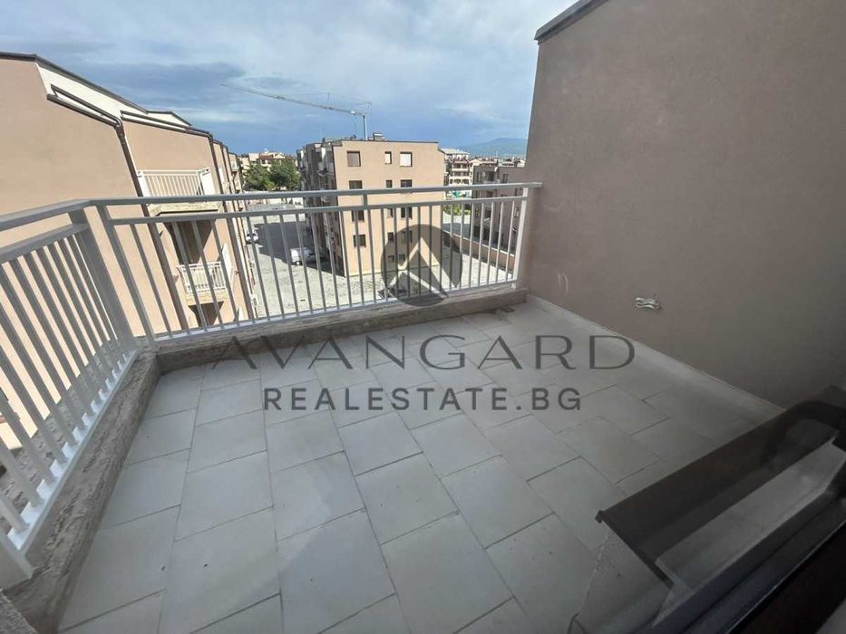 Продава се Тристаен апартамент в Пловдив, Остромила - 135 кв.м за 1067 €/кв.м - Снимка #5