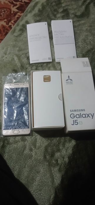 Продам Самсунг J5