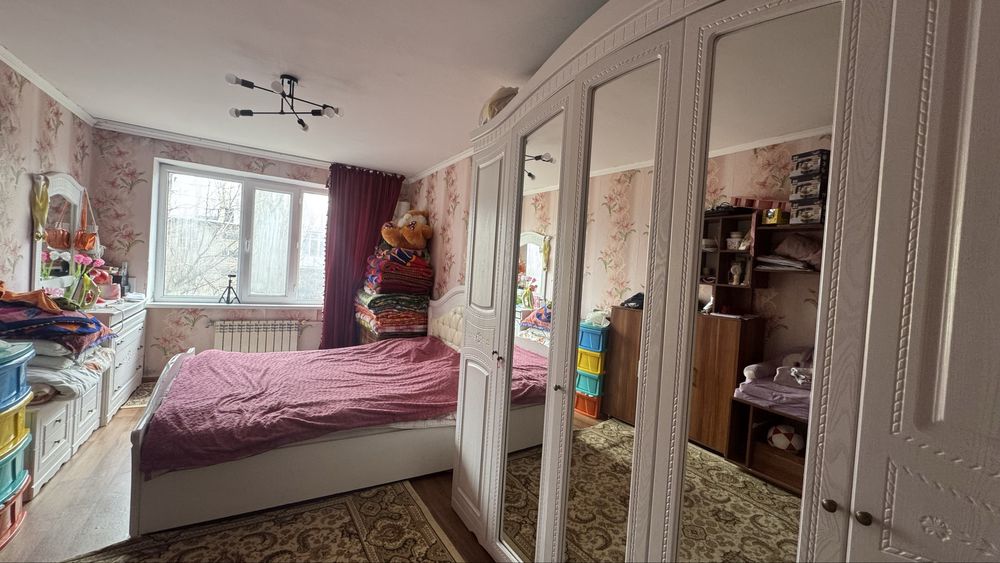 Спальный гарнитур сатылады