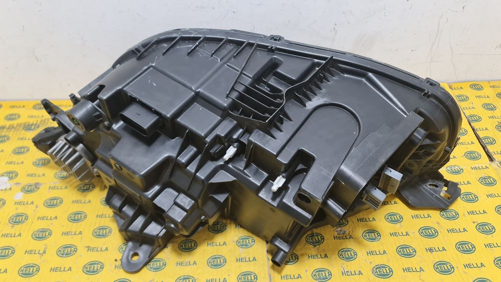 Far full led matrix active high beam Volvo XC90 2 II 32228689 modul