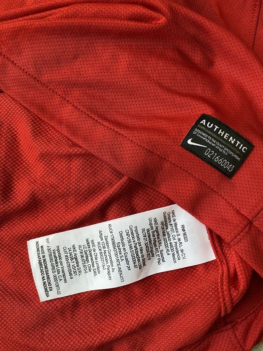 Оригинален домакински екип на Манчестър Юнайтед 2011 - 2012 Чичарито S