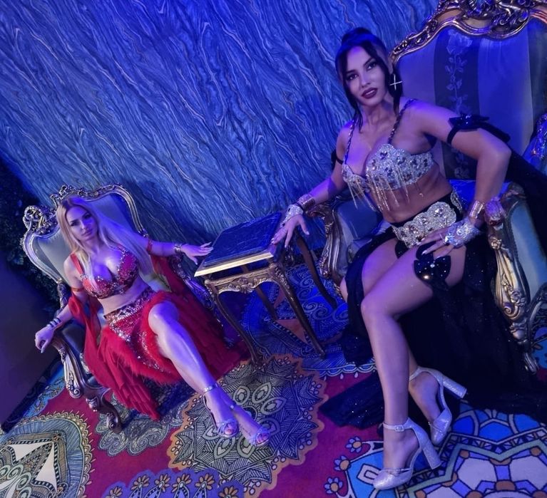 Dansatoare oriental bellydance din buric si dansuri țigănești