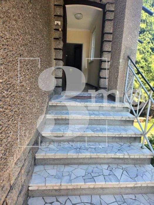 „3mo“ недвижими имоти предлага за продажба два етажа от къща в с. Владая