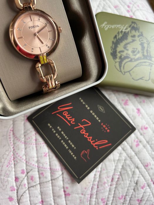 Fossil Kerrigan нов страхотен кварцов дамски часовник в розово злато