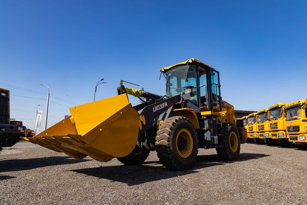 Фронтальный погрузчик XCMG LW330FN 2.1 куб, джойстик в Ташкент