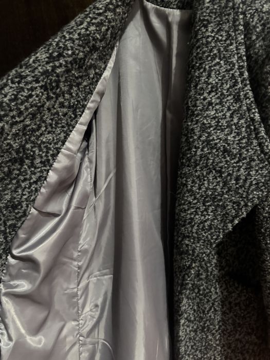 Пальто 42размера 2 шт разные