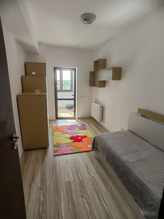 Închiriez apartament 3 camere Str. Valea Oltului