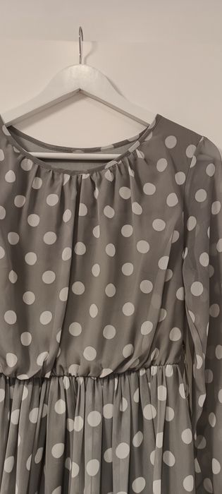 Rochie gri cu buline albe