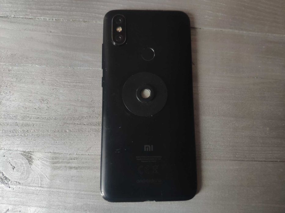 Продавам Xiaomi Mi A2 4/64GB