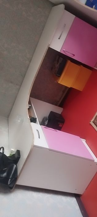 Детская мебель кровать,стол,шифонер