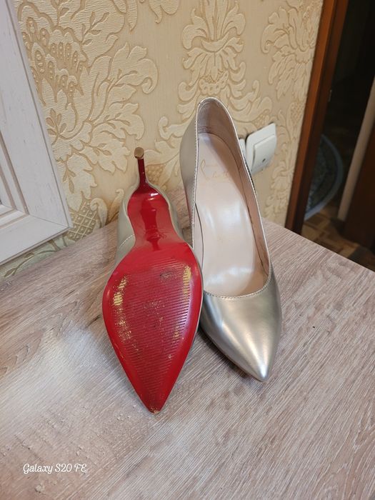 Туфли Louboutin 37 р
