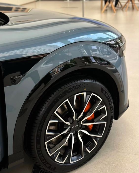 Zeekr 7x sotuvga tayyor