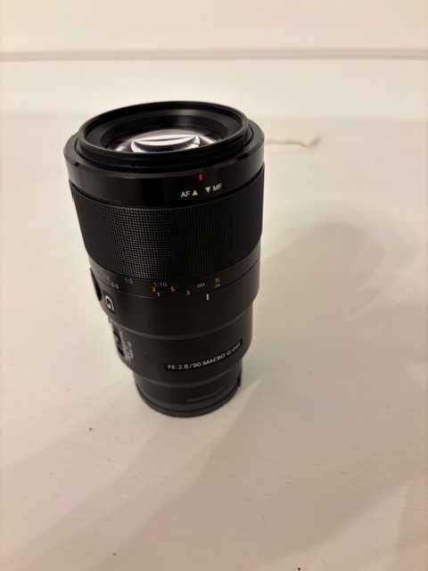 Obiectiv Sony FE 90 f/2.8 Macro G master