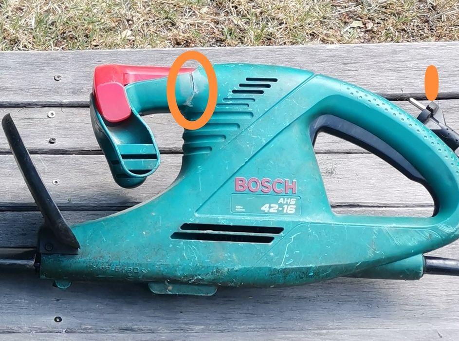 BOSCH - Оригинална електрическа ножица за жив плет.