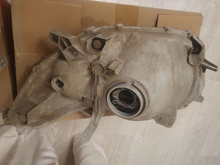 Фары для Toyota Highlander