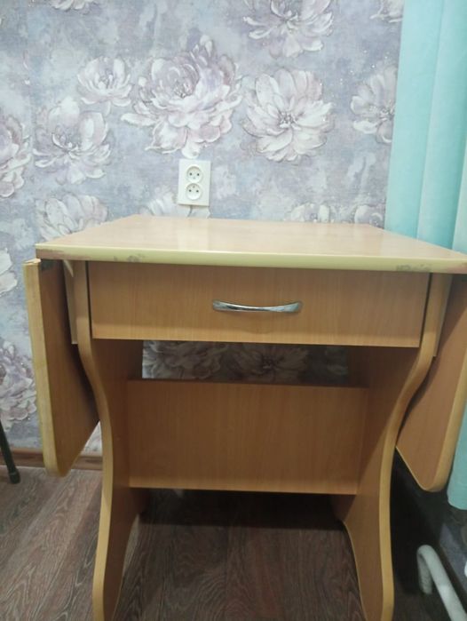 Стол--трансформер