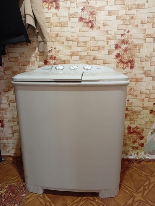 Продам стиральную  машинку