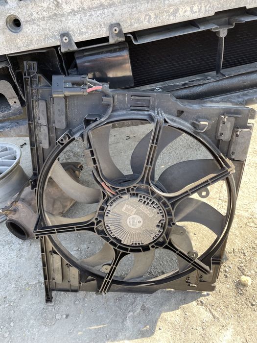 Vând electroventilator bmw F10 F06 F12 F01