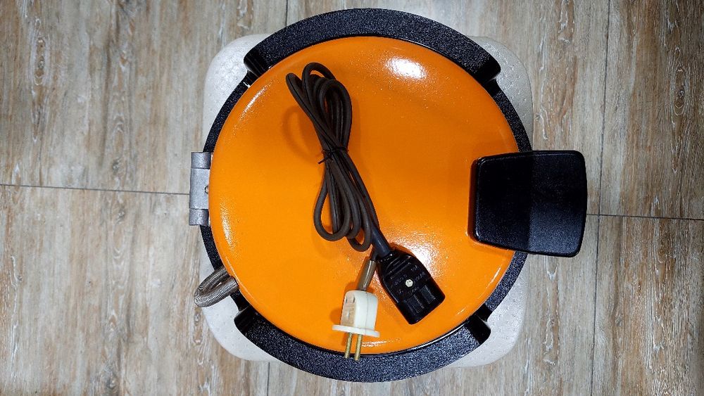 Вафельница сластена новая