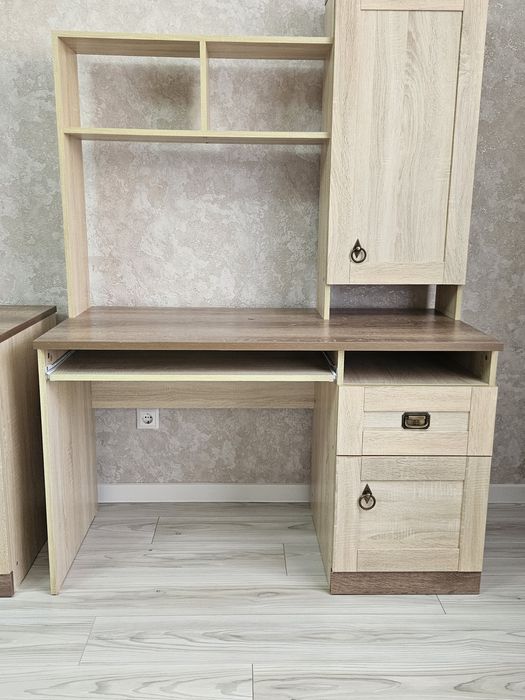 Продаются столы б/у.