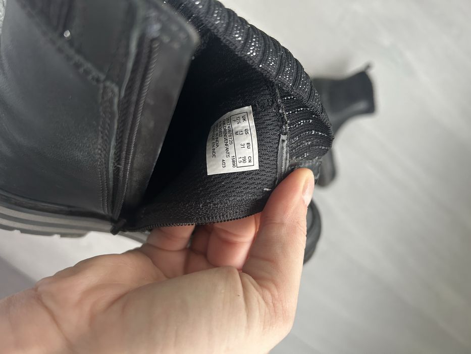 Ghete  piele naturala Clarks 31 fete