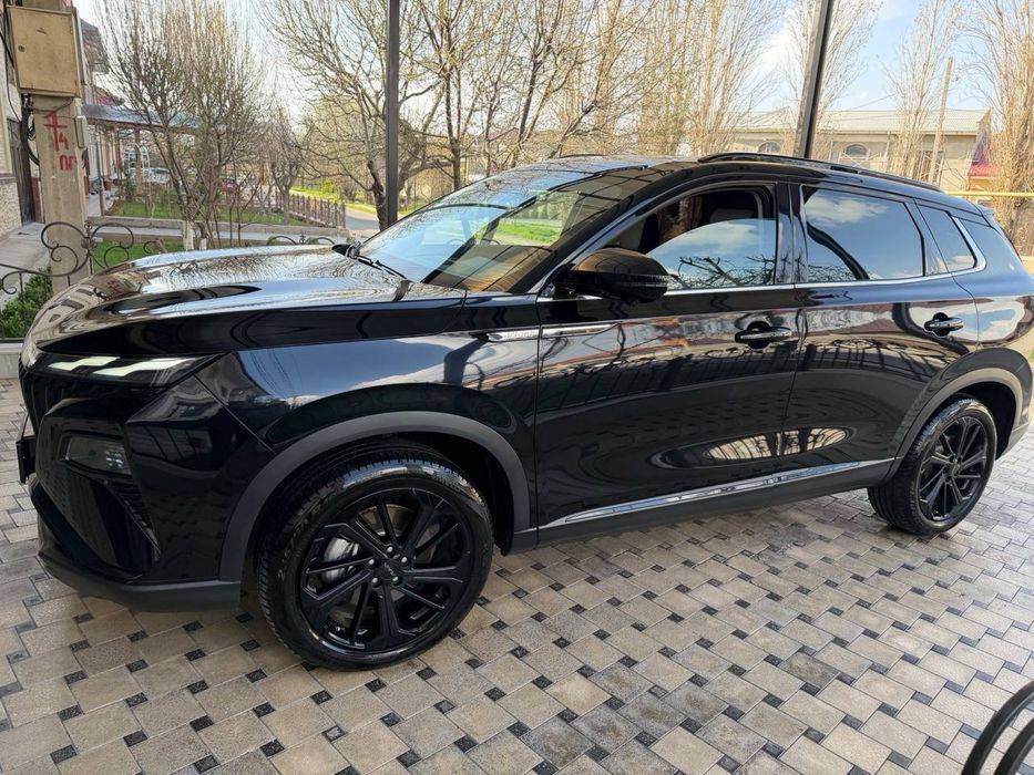 Dongfeng aelous huge