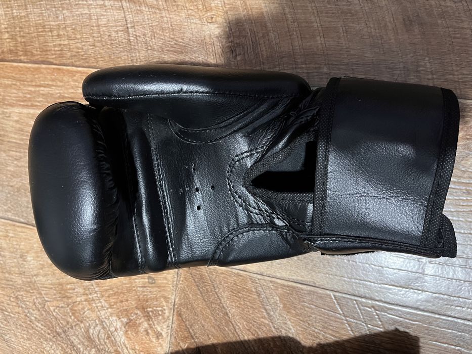 боксерские перчатки