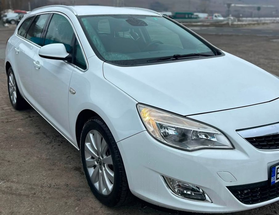 Opel Astra J-2012