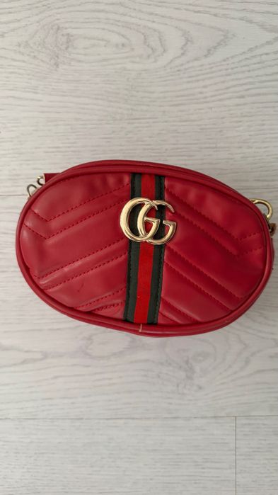 Малка чанта Zara MAC cosmetics Gucci LV Chanel