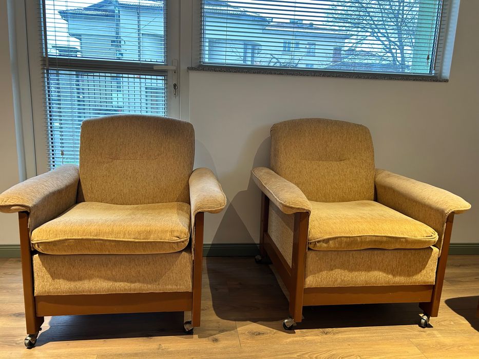 Претапицирана холова гарнитура