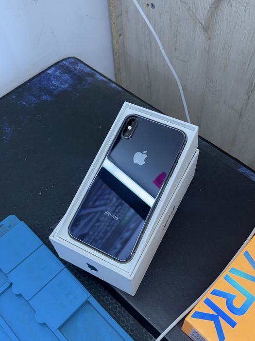 iPhone xs 64gb срочни сотилади