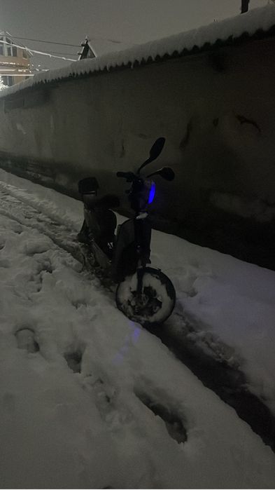 Мапед на ходу надо менять задни трос