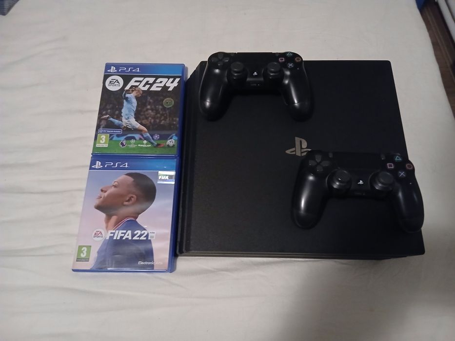 Ps4 pro 2 controrele si 2 jocuri