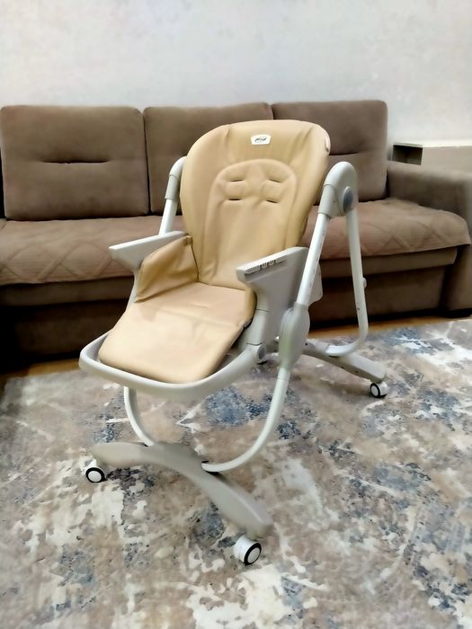 Стульчик для кормления ребенка