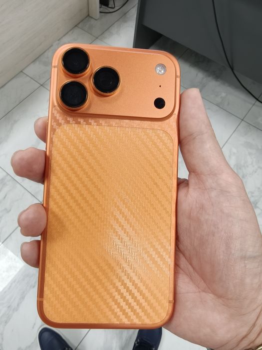 iPhone 17 promax orange