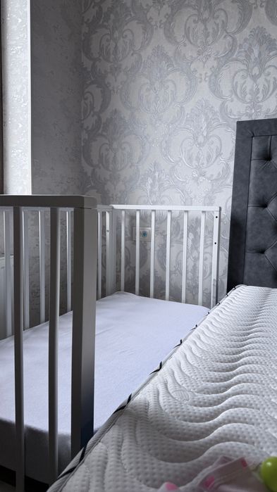 Продаётся красивый детский деревянный кроватка белого цвета