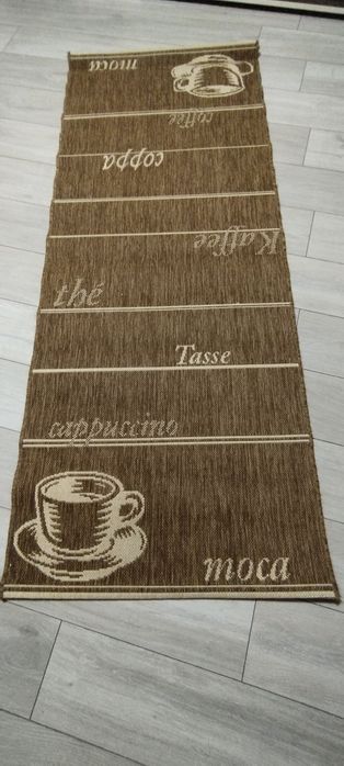 Vând covor dimensiuni 80cm/ 2 m