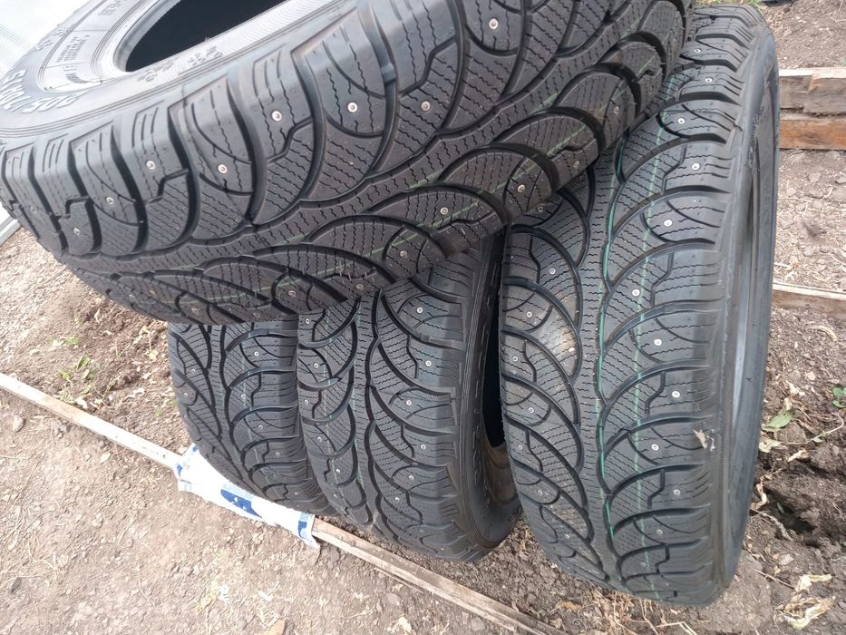 Продам зимнюю шипованную  резину