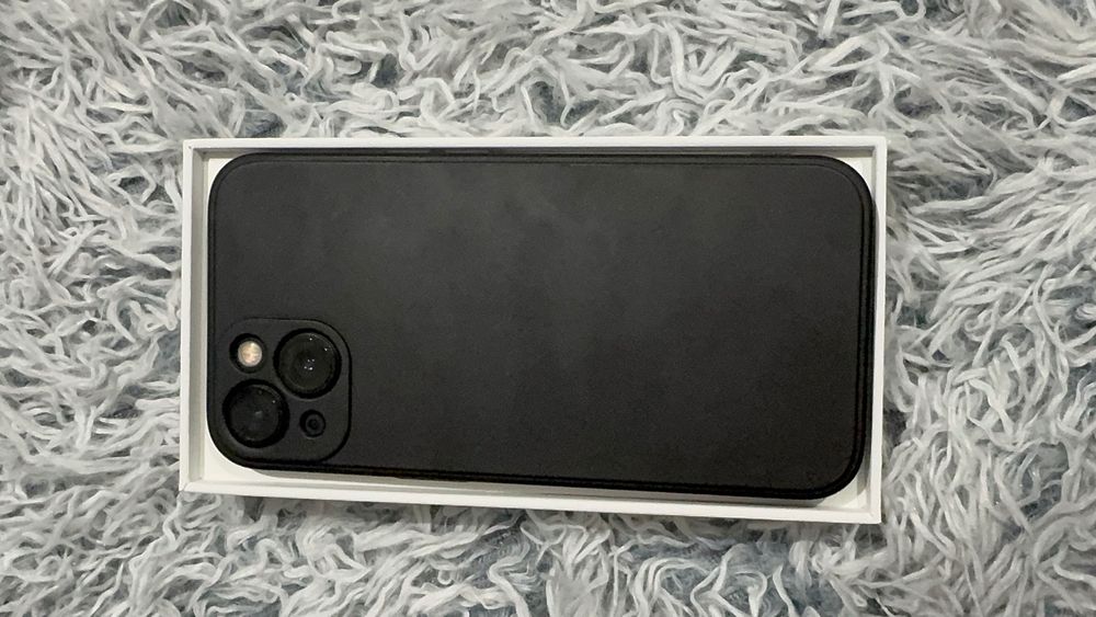 Se vinde telefon model IPhone 13