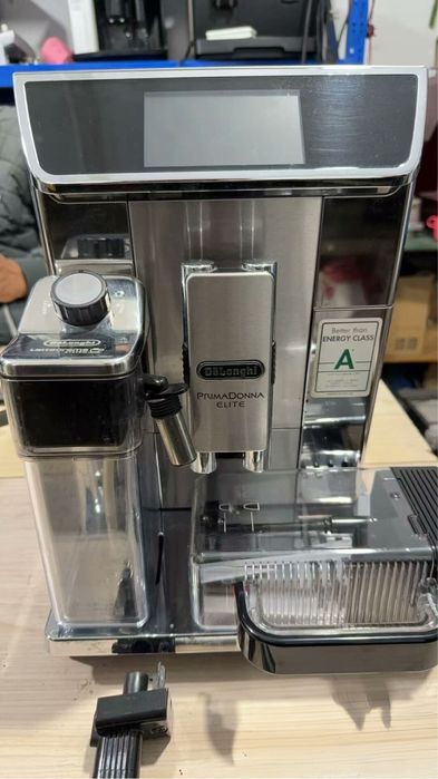 Кофемашин Delonghi