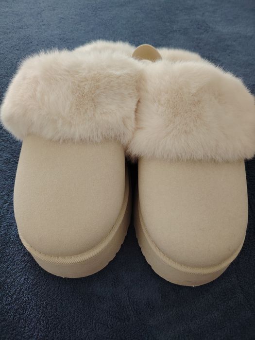 UGG mărimea 39 merge și 40