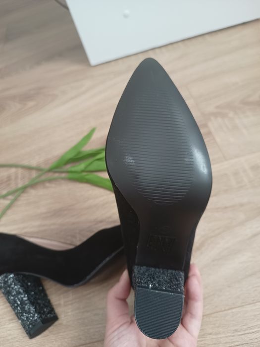 Pantofi mărimea 36