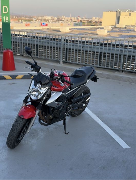 YAMAHA XJ6.
